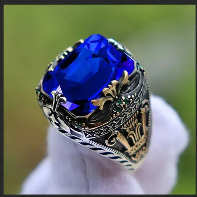 Regal Vintage Ring – Timeless Majesty Statement