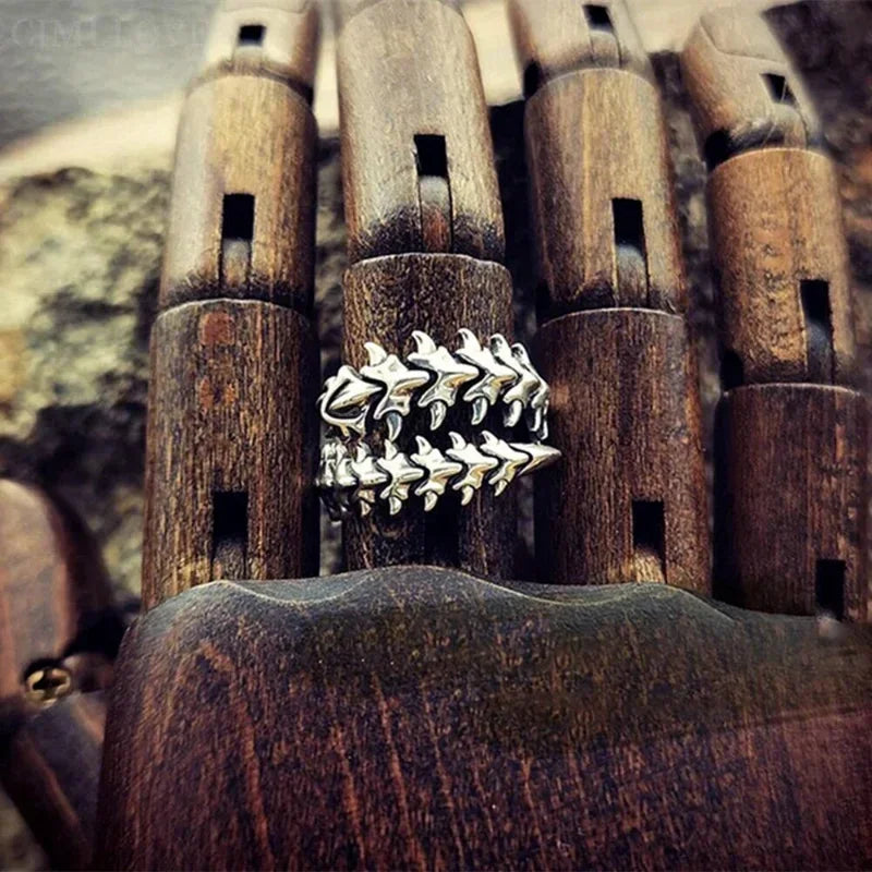 Spine Wrap Ring – Adjustable Gothic Vertebrae-Inspired Band