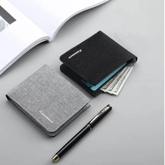 Classic Men’s Bifold Wallet – Sleek & Functional