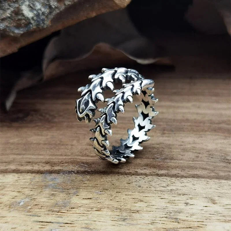 Spine Wrap Ring – Adjustable Gothic Vertebrae-Inspired Band