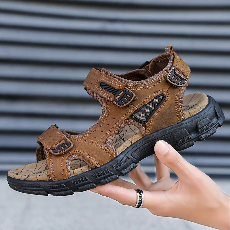 Klassische Herrensandalen aus echtem Leder – für den Sommer, lässige leichte Sandalen