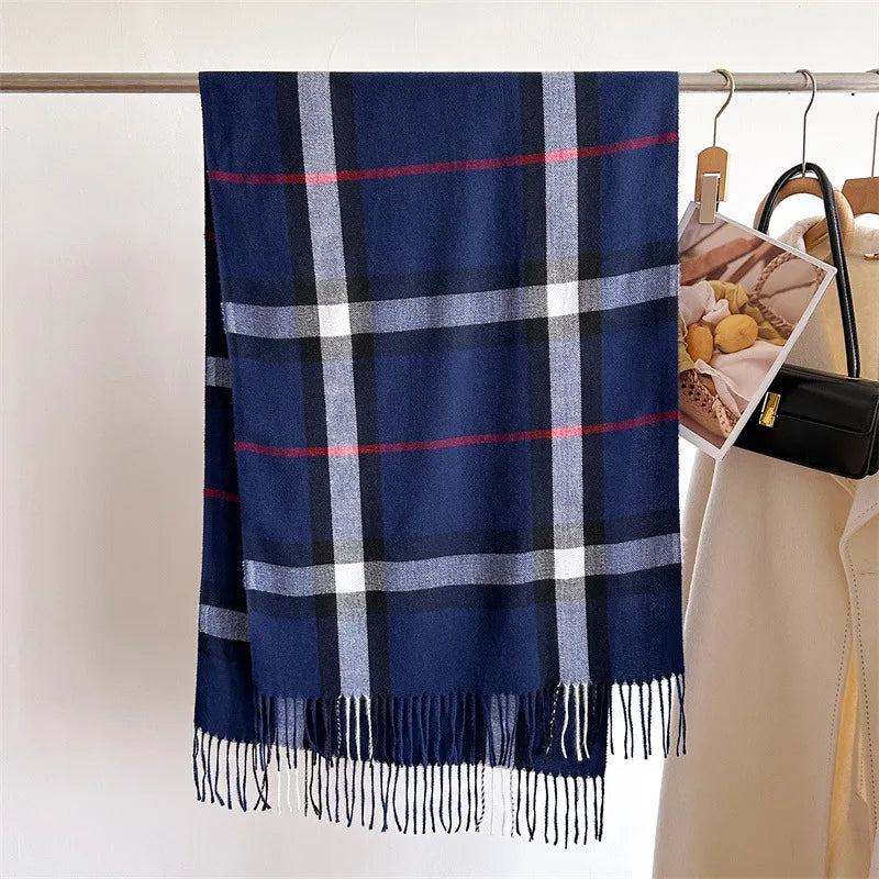 Classic Checkered Scarf with Fringes – Elegance and Comfort