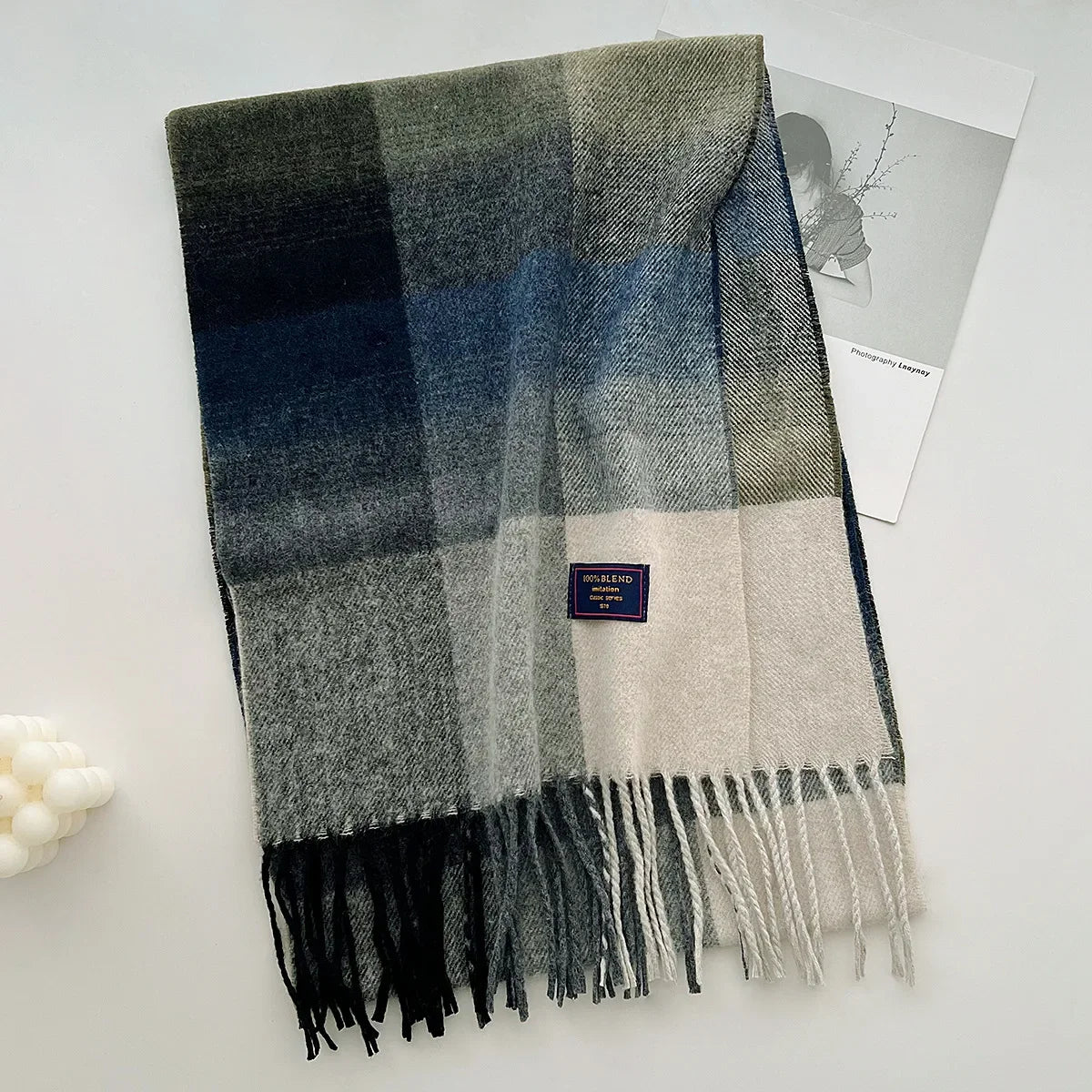 Classic Checkered Scarf with Fringes – Style and Comfort