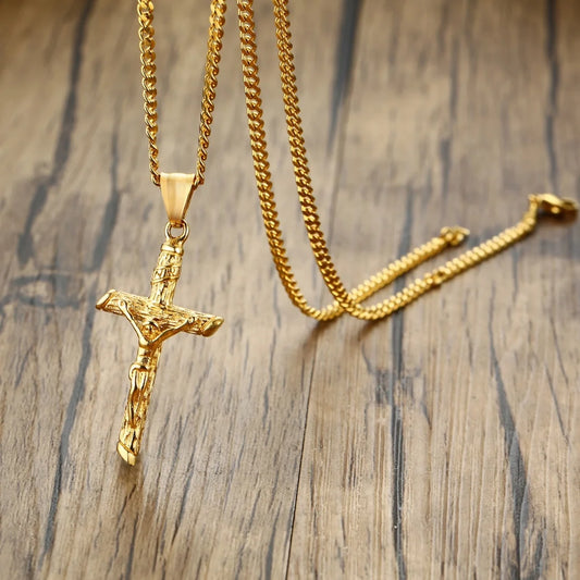 Gold Crucifix Pendant Necklace – Classic Religious Design