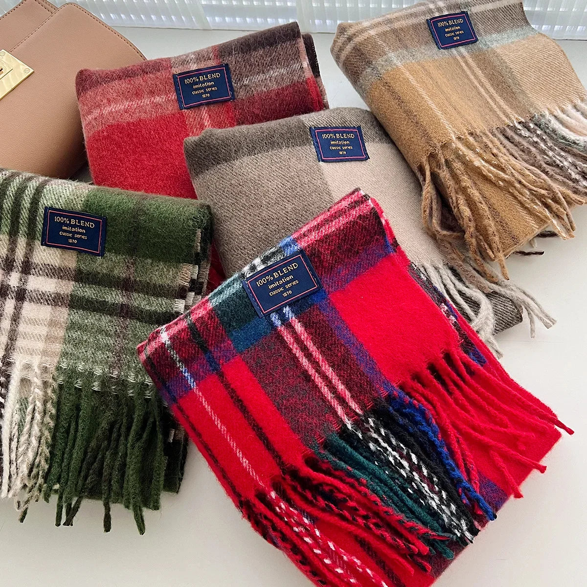 Classic Checkered Scarf with Fringes – Style and Comfort