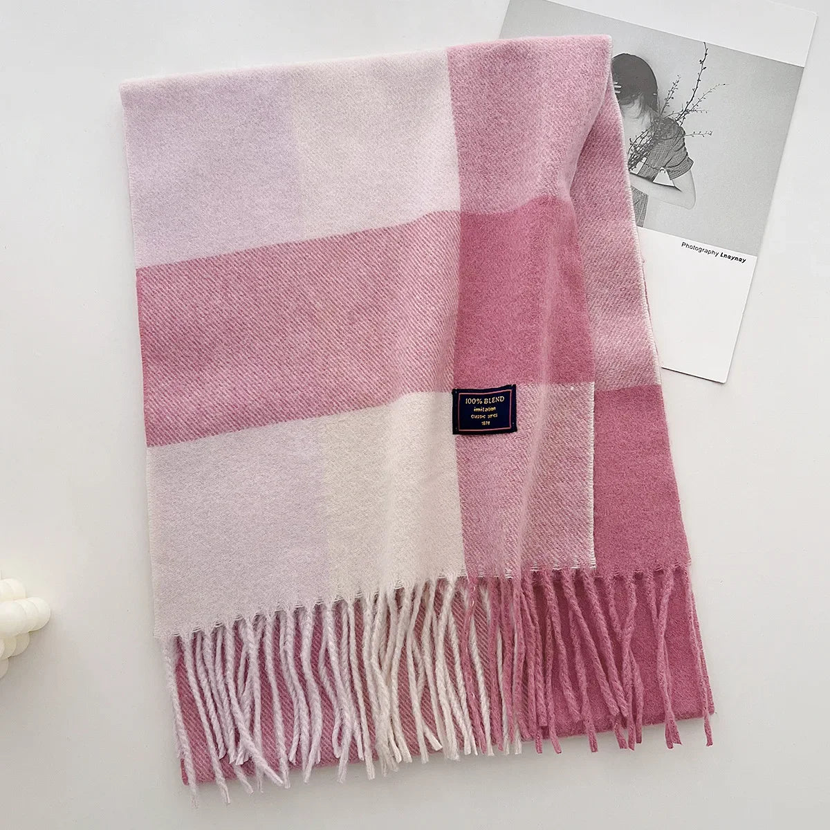 Classic Checkered Scarf with Fringes – Style and Comfort
