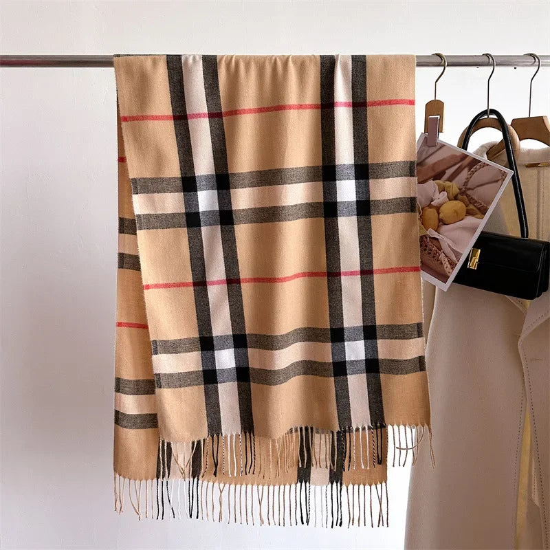 Classic Checkered Scarf with Fringes – Elegance and Comfort