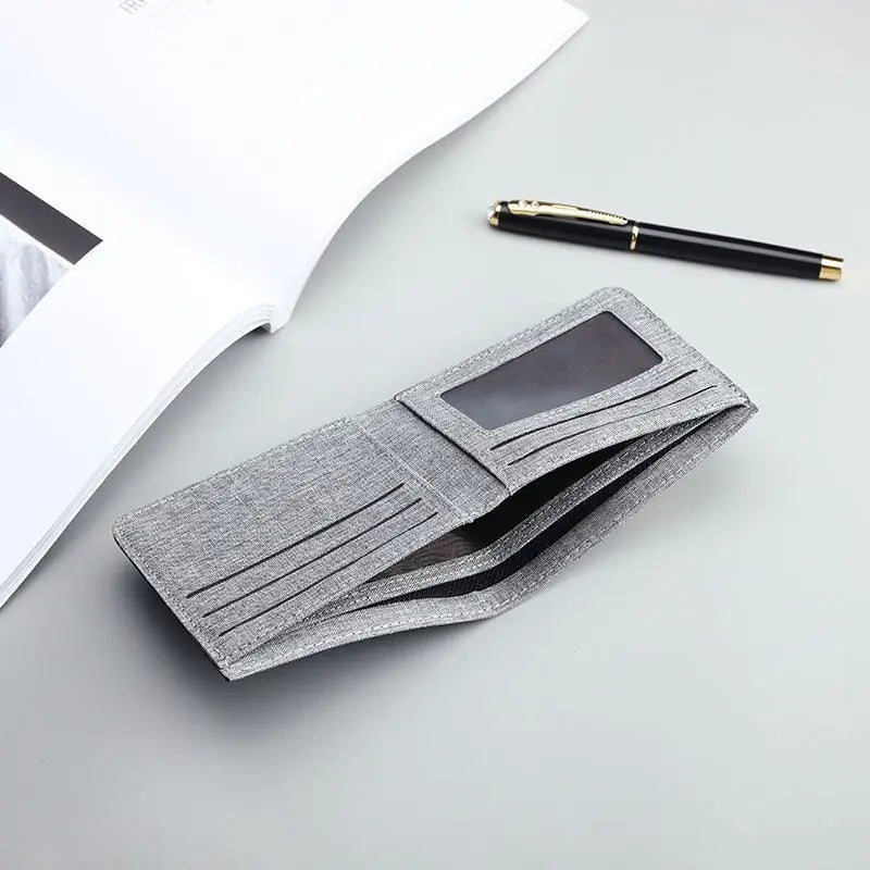 Classic Men’s Bifold Wallet – Sleek & Functional
