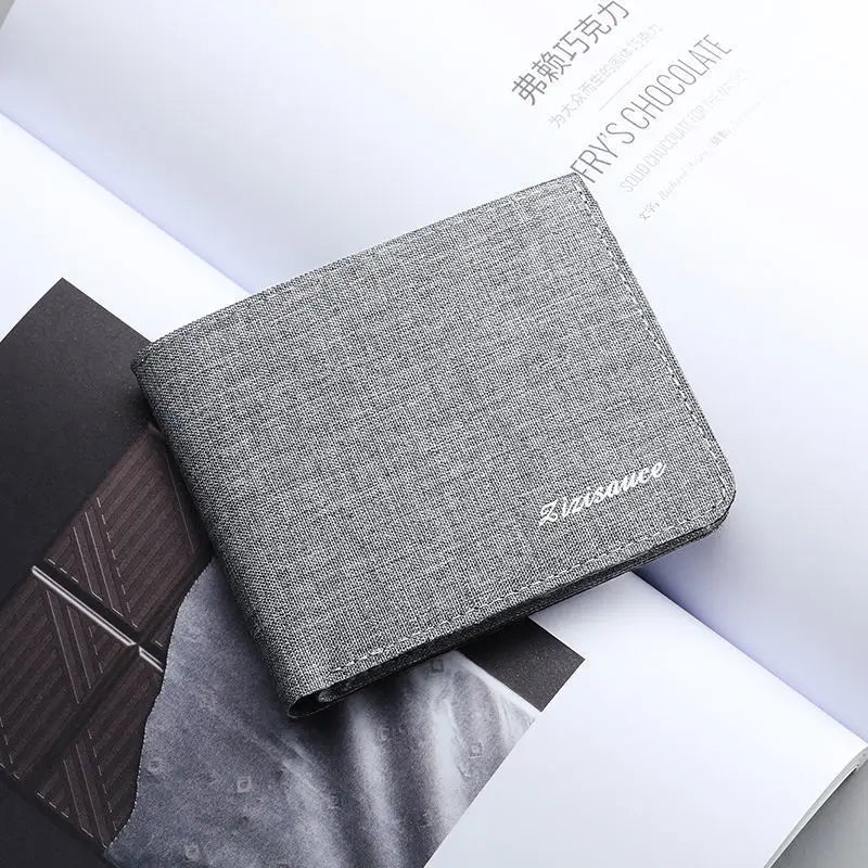 Classic Men’s Bifold Wallet – Sleek & Functional