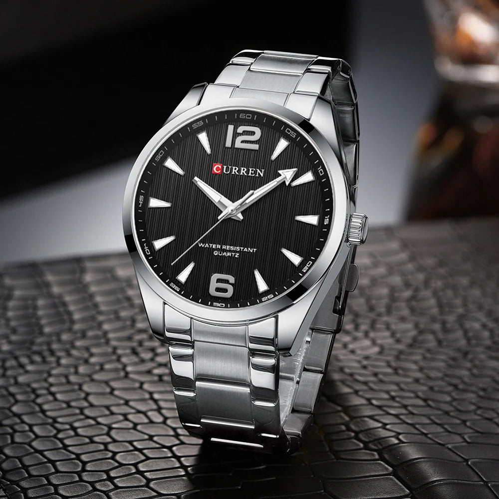 Classic Men’s Watch with Minimalist Design and Metal Band