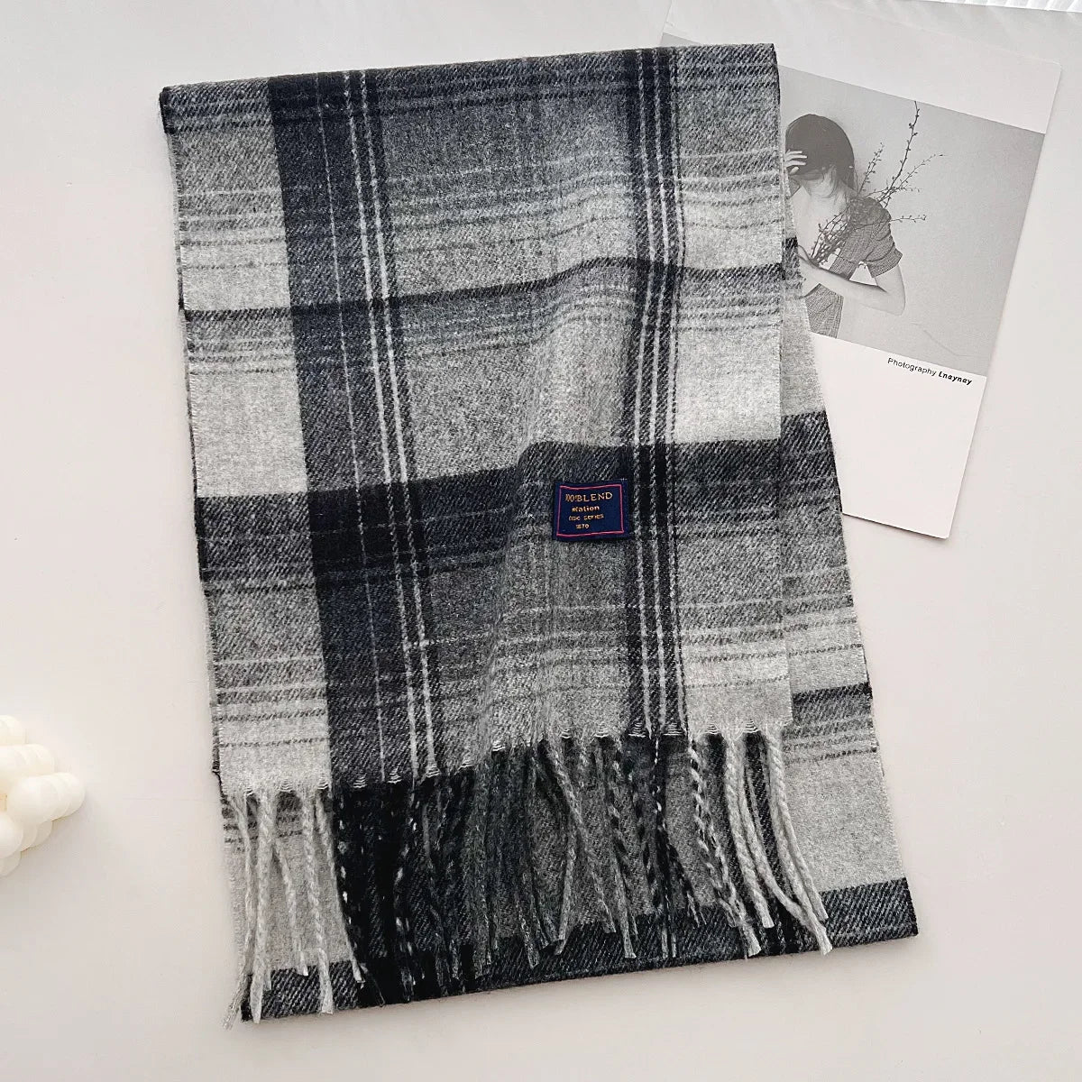Classic Checkered Scarf with Fringes – Style and Comfort