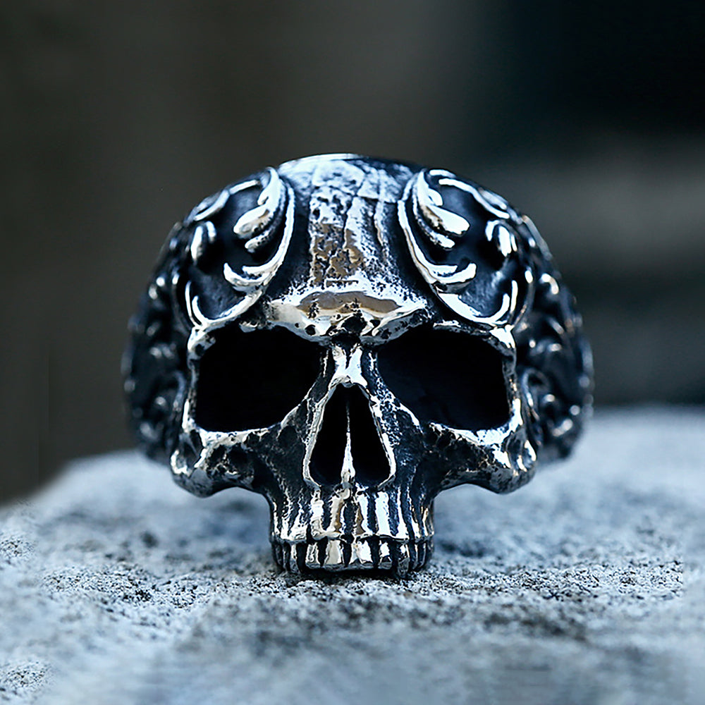 Baroque Skull Ring – Gothic Stainless Steel Statement Jewelry for Men