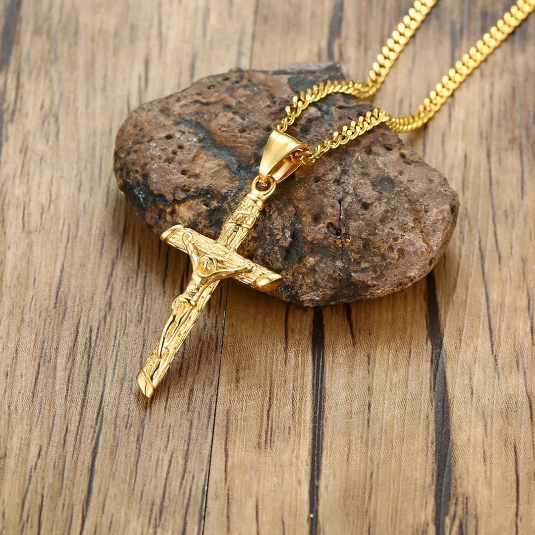Gold Crucifix Pendant Necklace – Classic Religious Design