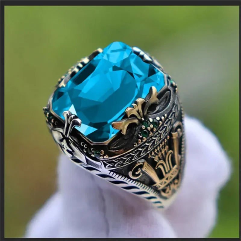 Regal Vintage Ring – Timeless Majesty Statement