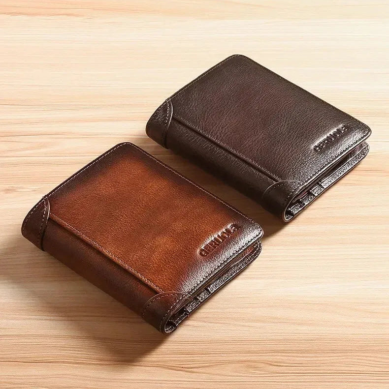 Men’s Leather Wallet with Classic Design and Reinforced Stitching