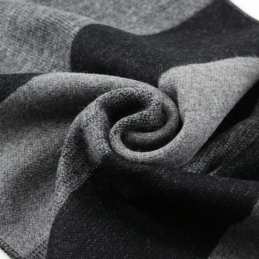 Men’s Modern Patterned Scarf – Style and Sophistication
