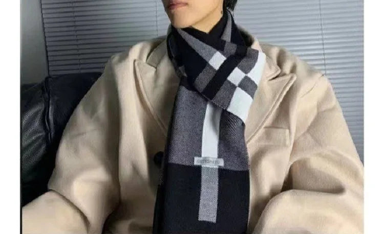 Men’s Geometric Scarf – Modern and Bold Style