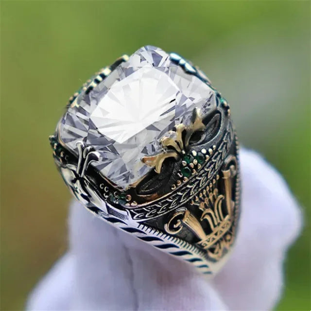Regal Vintage Ring – Timeless Majesty Statement