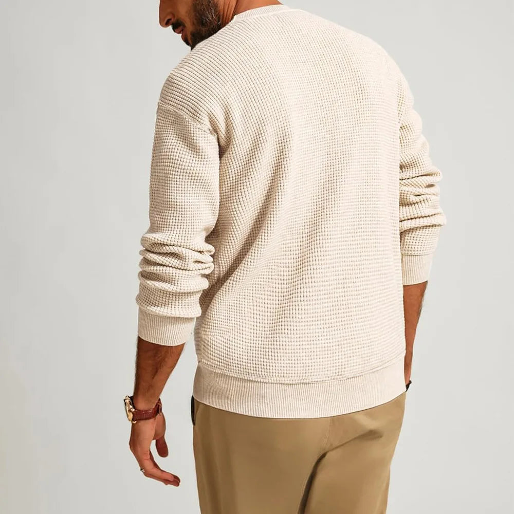 Urban Classic: Solid Color Wedge-Top Pullover Sweater for Men – Soft Knit & Stylish Fit