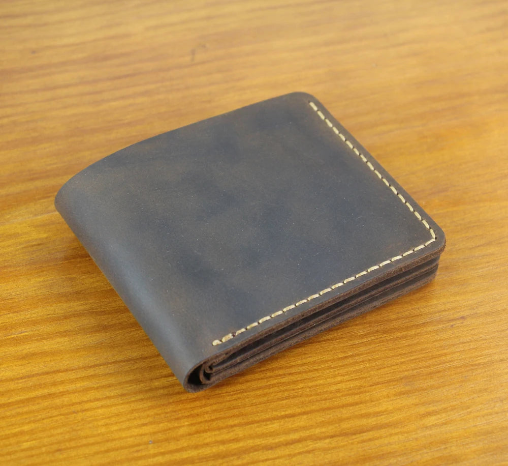 Men’s Wallet – Compact Model with Coin Pocket