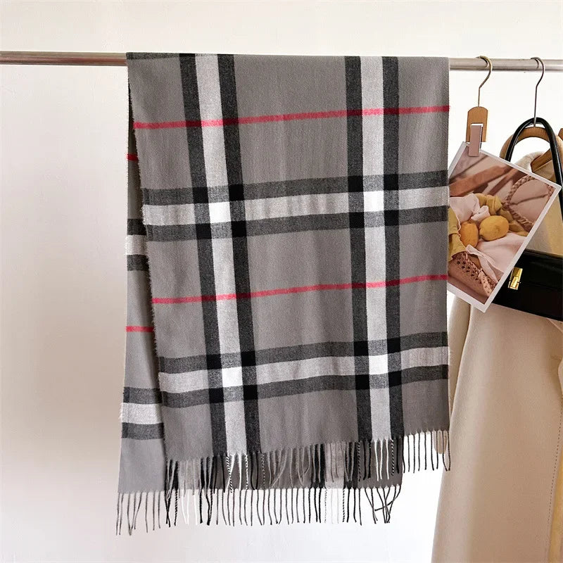 Classic Checkered Scarf with Fringes – Elegance and Comfort