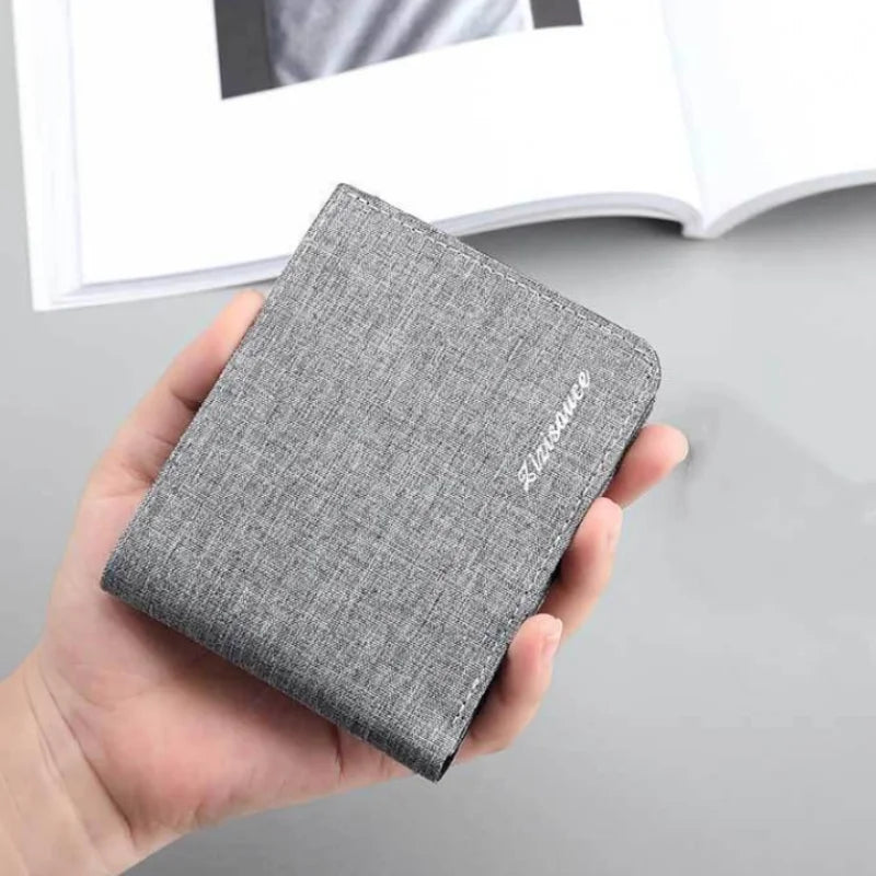 Classic Men’s Bifold Wallet – Sleek & Functional