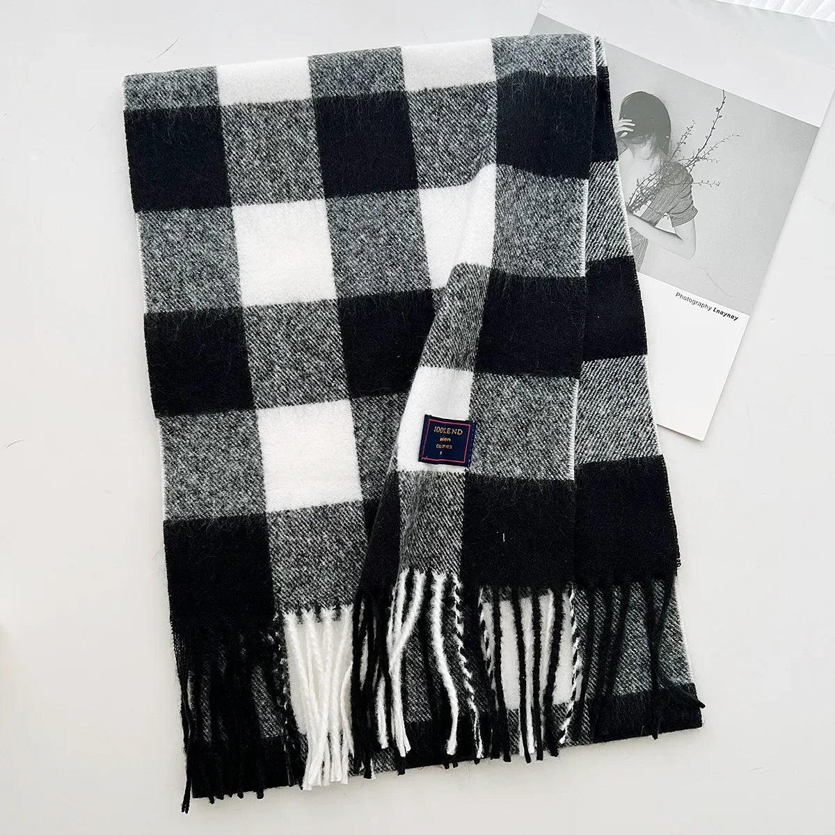 Classic Checkered Scarf with Fringes – Style and Comfort