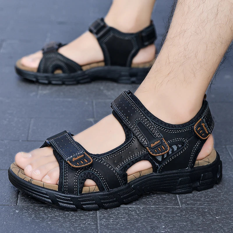 Klassische Herrensandalen aus echtem Leder – für den Sommer, lässige leichte Sandalen