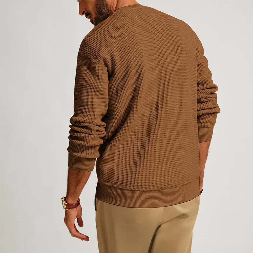 Urban Classic: Solid Color Wedge-Top Pullover Sweater for Men – Soft Knit & Stylish Fit