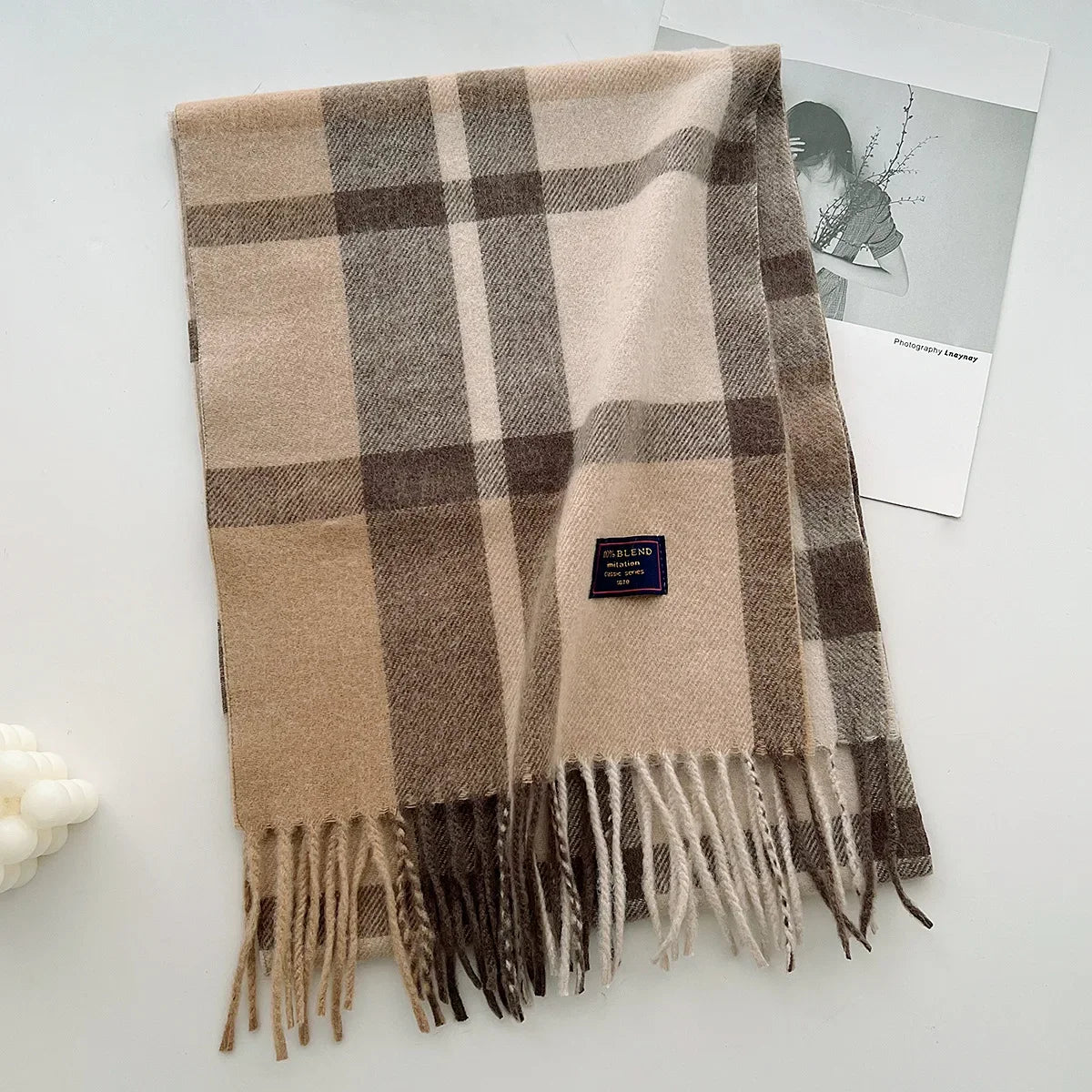Classic Checkered Scarf with Fringes – Style and Comfort