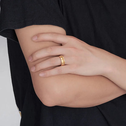 Chain Band Ring – Urban Style with Roman Detailing