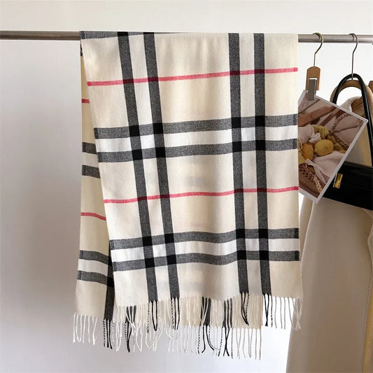 Classic Checkered Scarf with Fringes – Elegance and Comfort