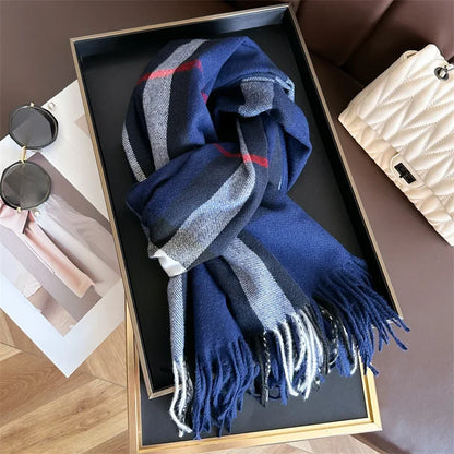 Classic Checkered Scarf with Fringes – Elegance and Comfort