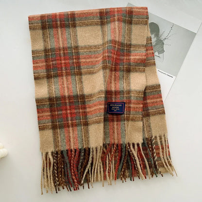 Classic Checkered Scarf with Fringes – Style and Comfort