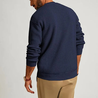 Urban Classic: Solid Color Wedge-Top Pullover Sweater for Men – Soft Knit & Stylish Fit