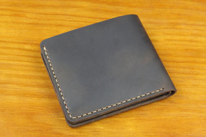 Men’s Wallet – Compact Model with Coin Pocket