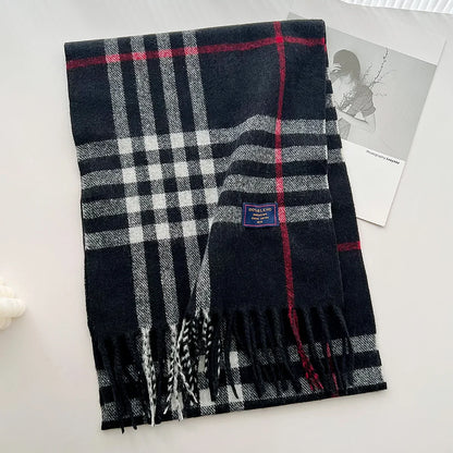 Classic Checkered Scarf with Fringes – Style and Comfort