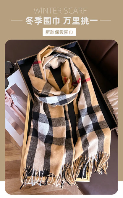 Classic Checkered Scarf with Fringes – Elegance and Comfort