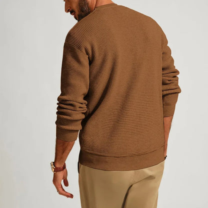 Urban Classic: Solid Color Wedge-Top Pullover Sweater for Men – Soft Knit & Stylish Fit